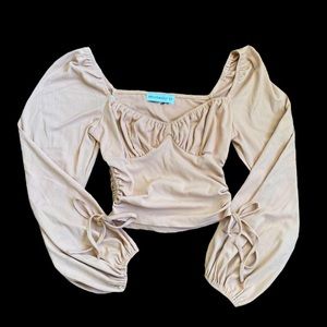 Hello Molly crop top with puffy sleeves